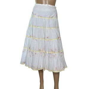 Debbie Shuchat white floral embroidered and sequin skirt 10